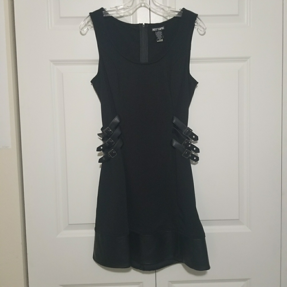 Hot topic dress